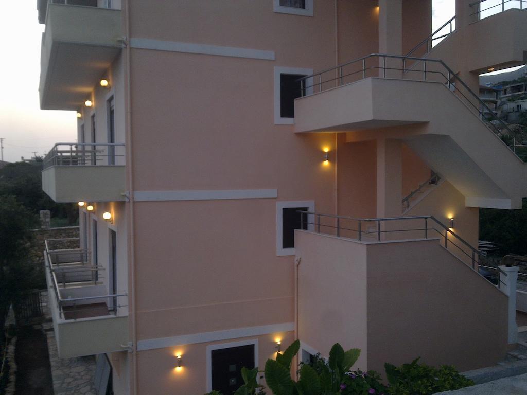 Hotel Imperial Dhërmi Extérieur photo